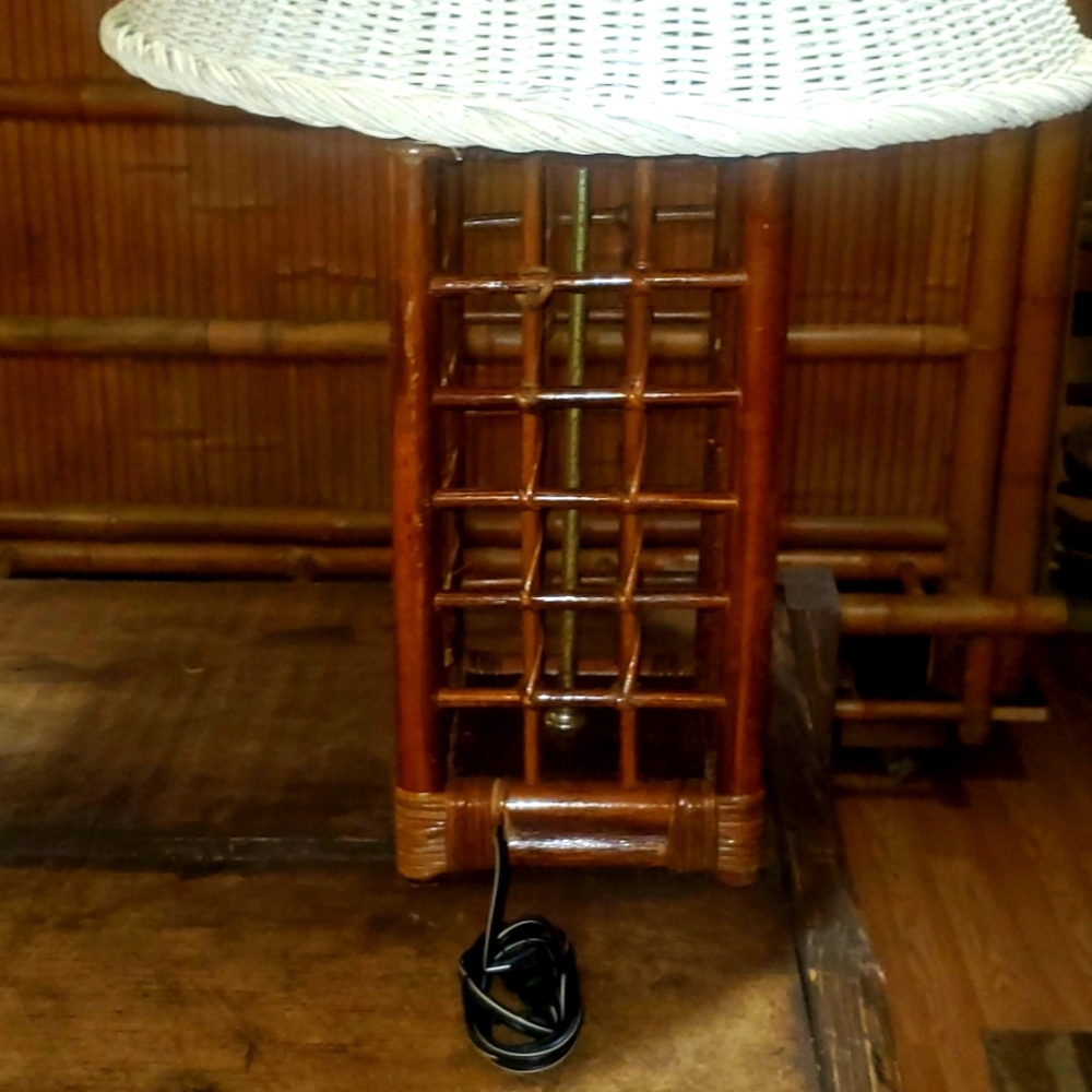 70s style Rattan & wicker lamp,